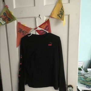 Long sleeve cherry top 🍒